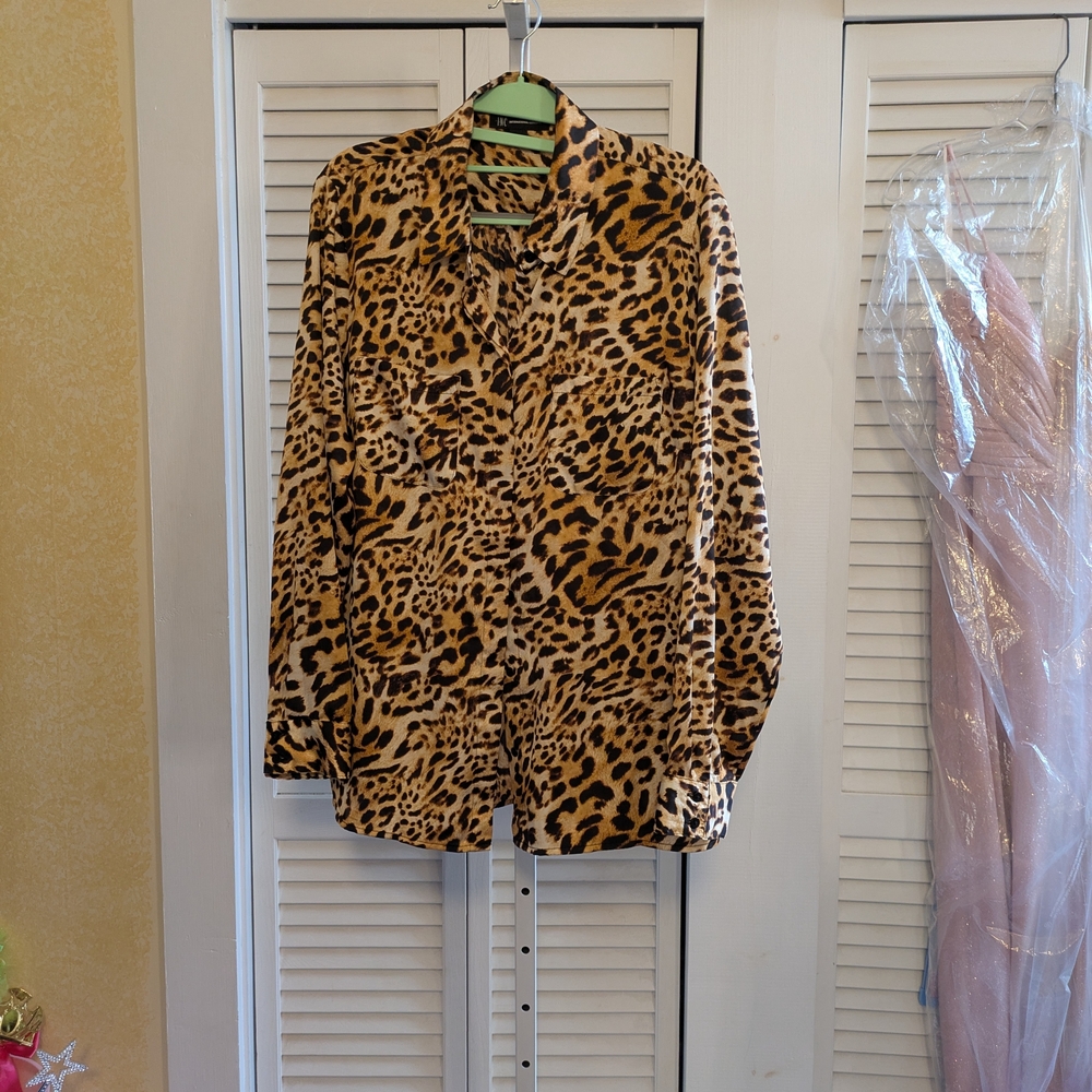 NWT INC International Concepts Leopard Print Button-Down Blouse – Size: Large
